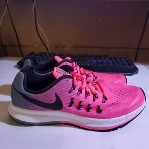 NIKE ZOOM PEGASUS 33 Run Size 7 Youth